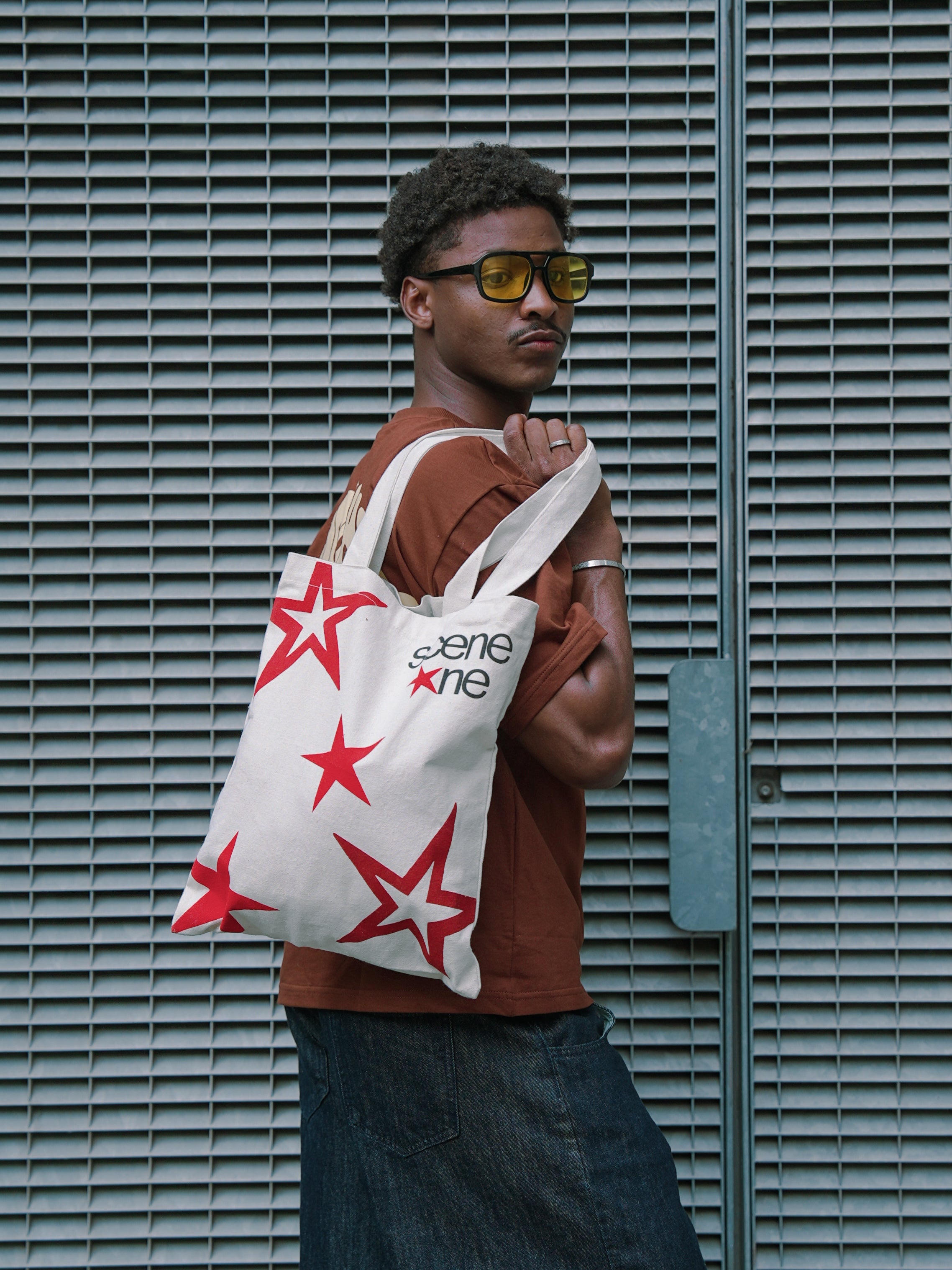 SCENE ONE STAR TOTE - BEIGE